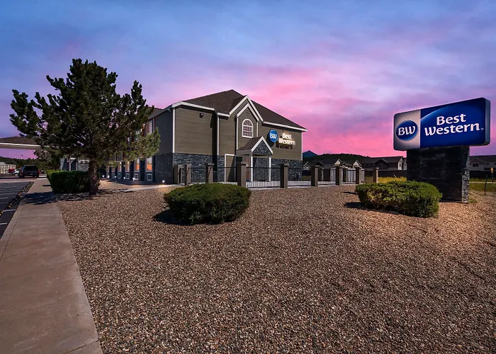 Cheap hotel: Best Western Bellemont Shadow Mountain Inn